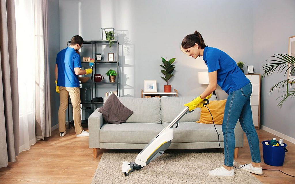 home-cleaning-services-in-Dubai-_-Body-1-15-11-22-1024x640